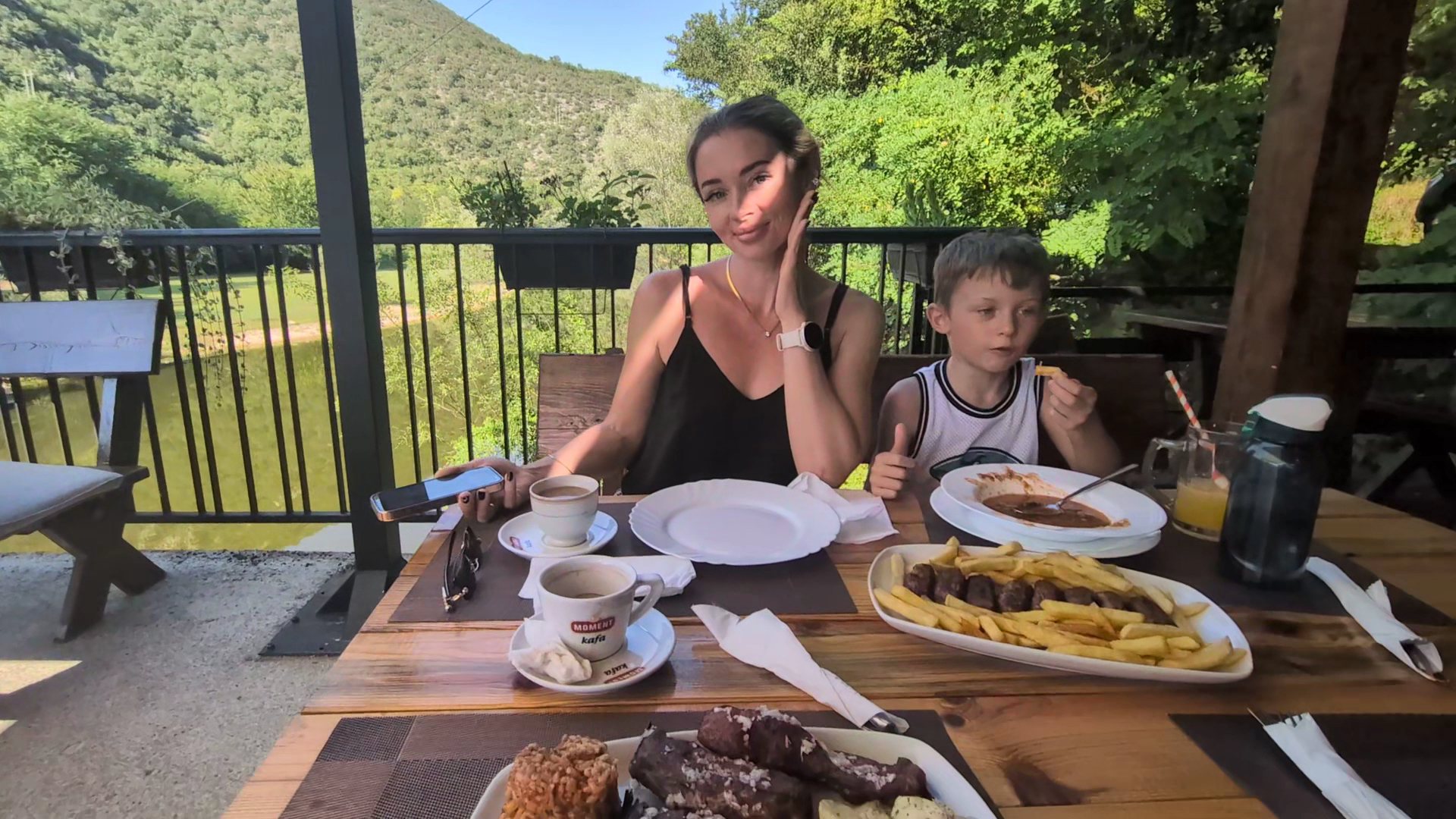 Guests enjoying Montenegrin specialities at Restoran Savina Luka